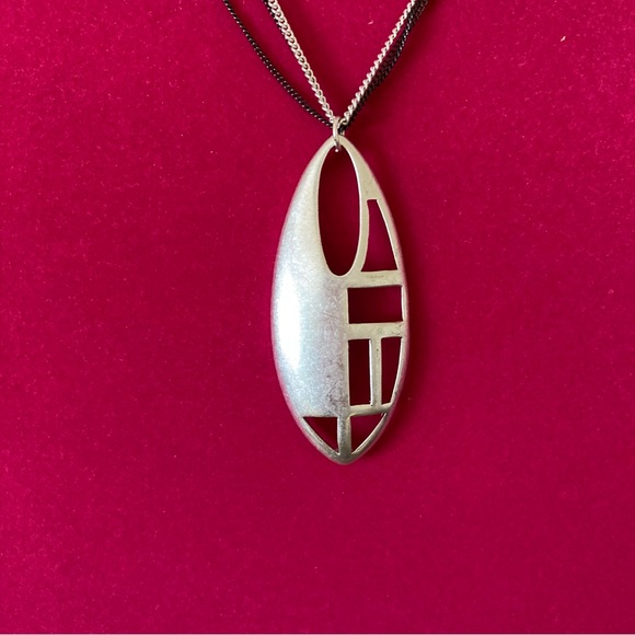 Kenneth Cole Silver Tone Pendant Necklace | New without Tags - Picture 2 of 8